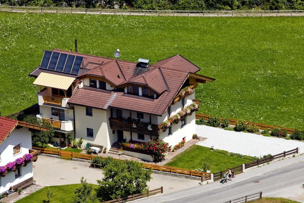 ノイシュティフト・イム・シュトゥーバイタールHaus Alpengrussアパートメント エクステリア 写真